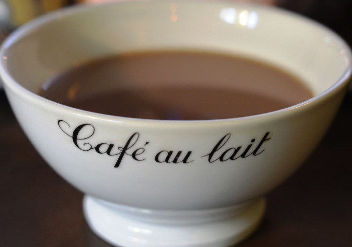 Coffee_in_Nice_cafe_au_lait