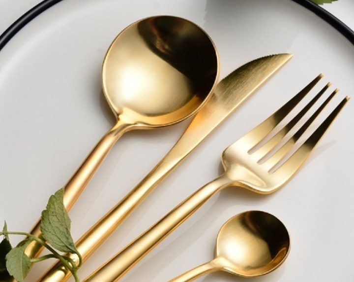 couverts dorés
